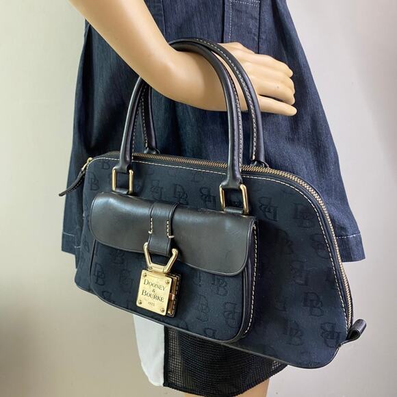 Dooney & Bourke Black Large Leather Shoulder Bag - Picture 6 of 9